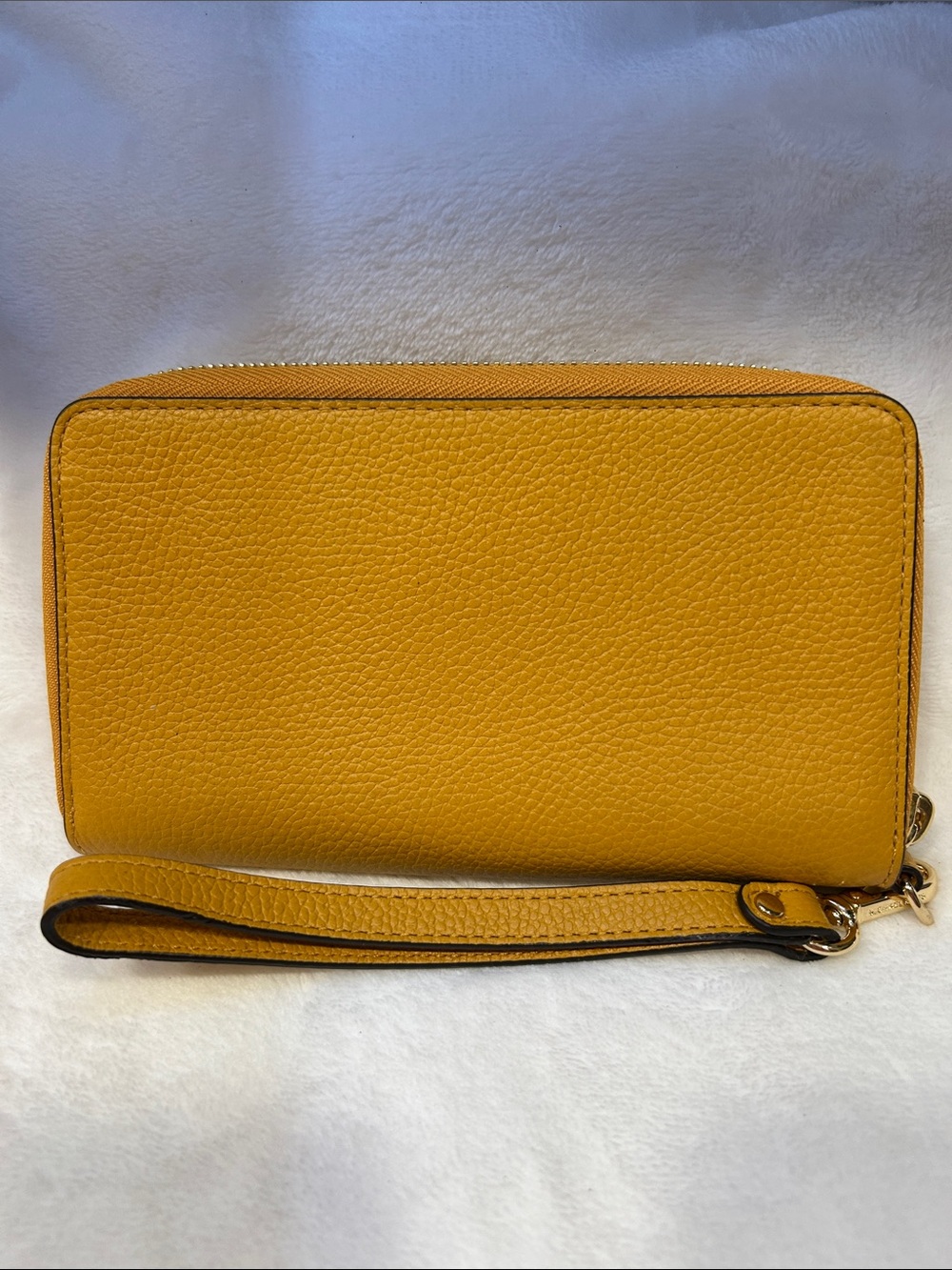 New Michael Kors Jet Set Travel Large Flat phone case Leather Marigold - Picture 4 of 7